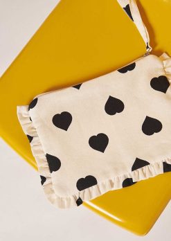 TARA JARMON Pochette Souple Sabrina Ecru Avec Coeurs A Pois Noirs Online